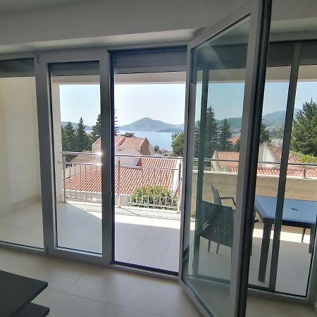 Apartman Sara Pržno Εξωτερικό φωτογραφία